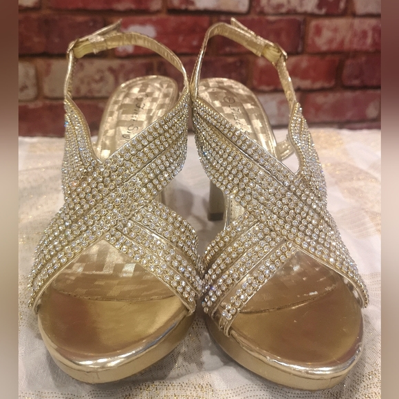 Gold shoes - Picture 4 of 16